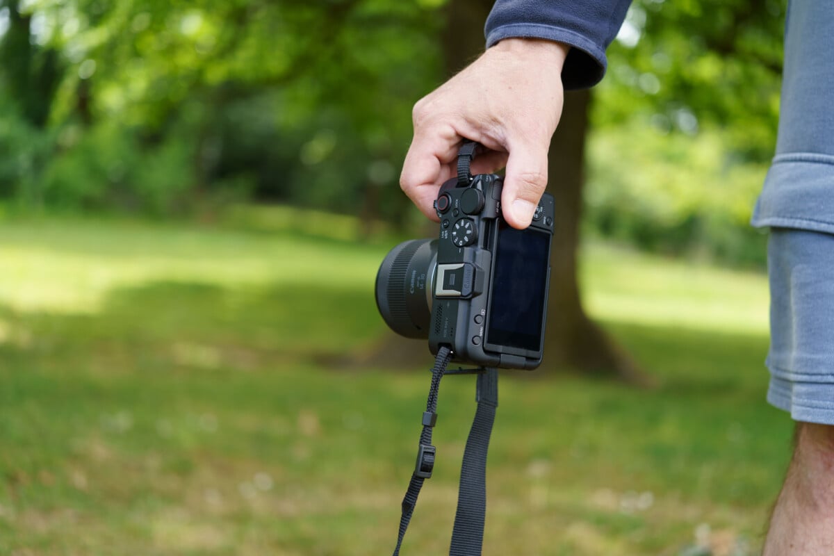 Canon EOS R50V