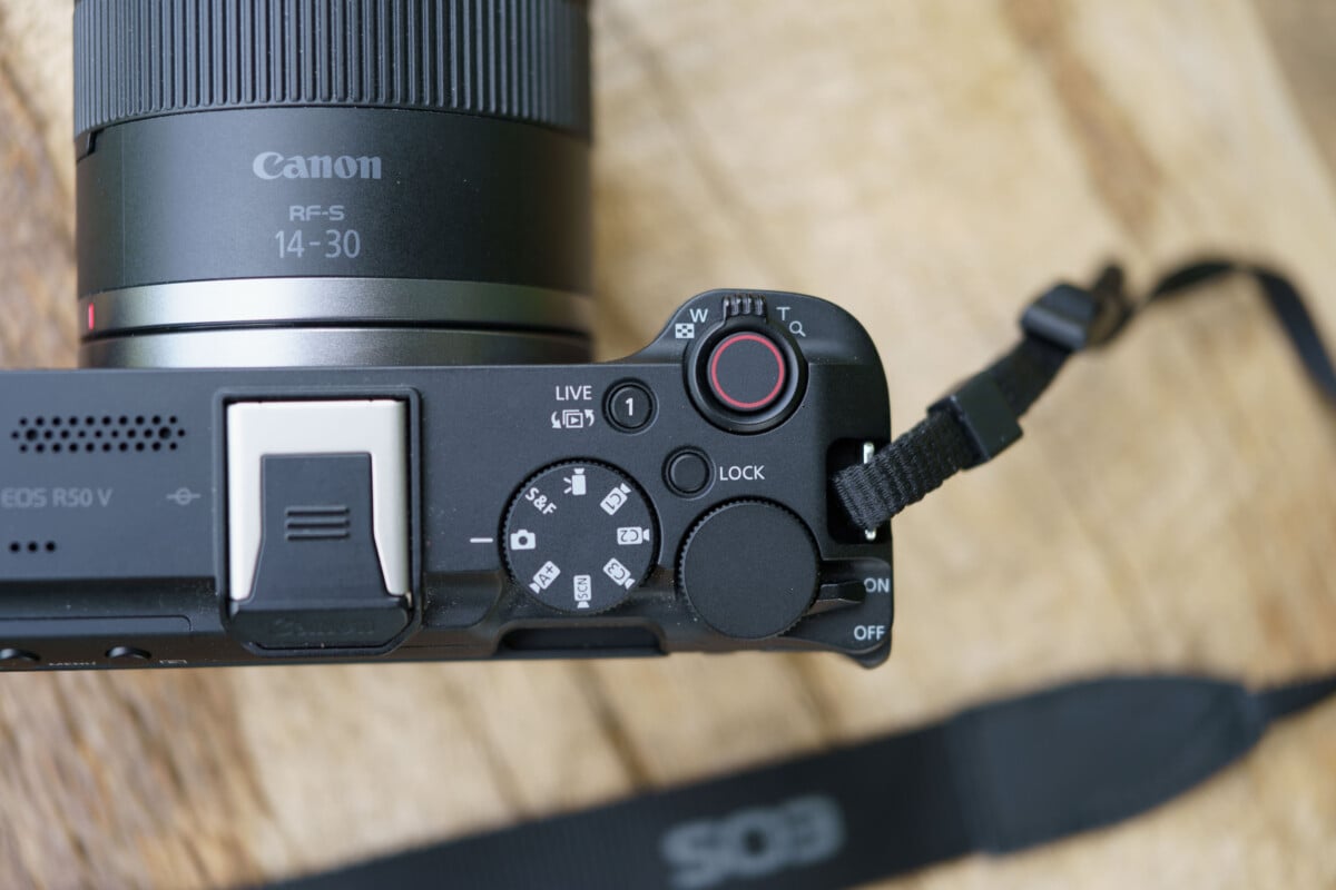 Canon EOS R50V