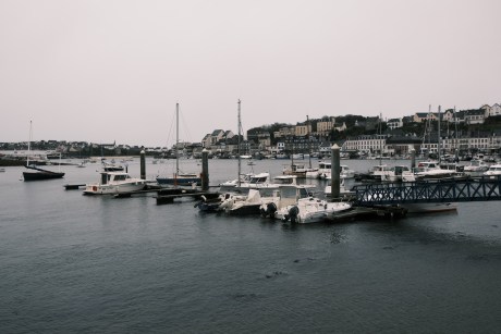 barcos en un puerto