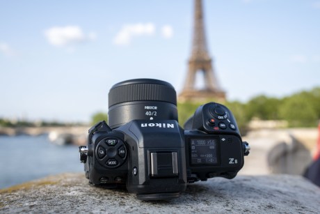 La pantalla superior de Nikon Z8 // Fuente: Théo Toyer - Camera-fotografica