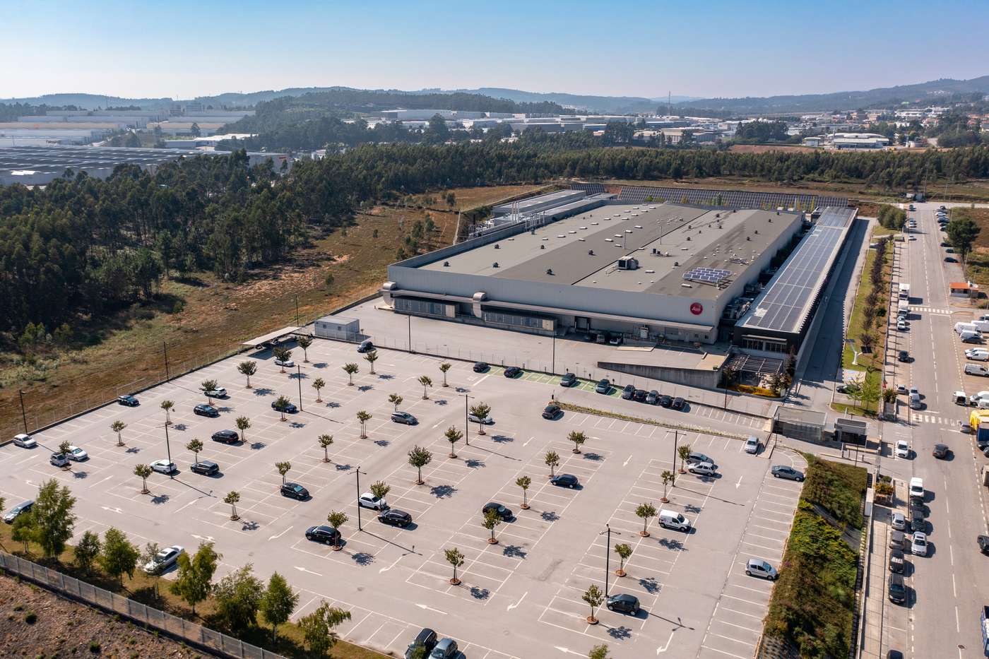 Leica celebra su 50 aniversario en Portugal y abre los bastidores de su fábrica