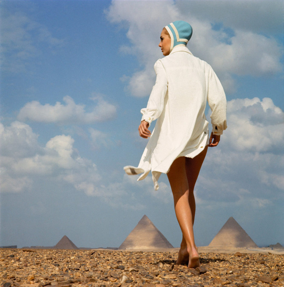 Un día en la playa, Karin Mossberg, Gorro de baño de Radium: Gizeh 1966 (C) Fundación FCGundlach