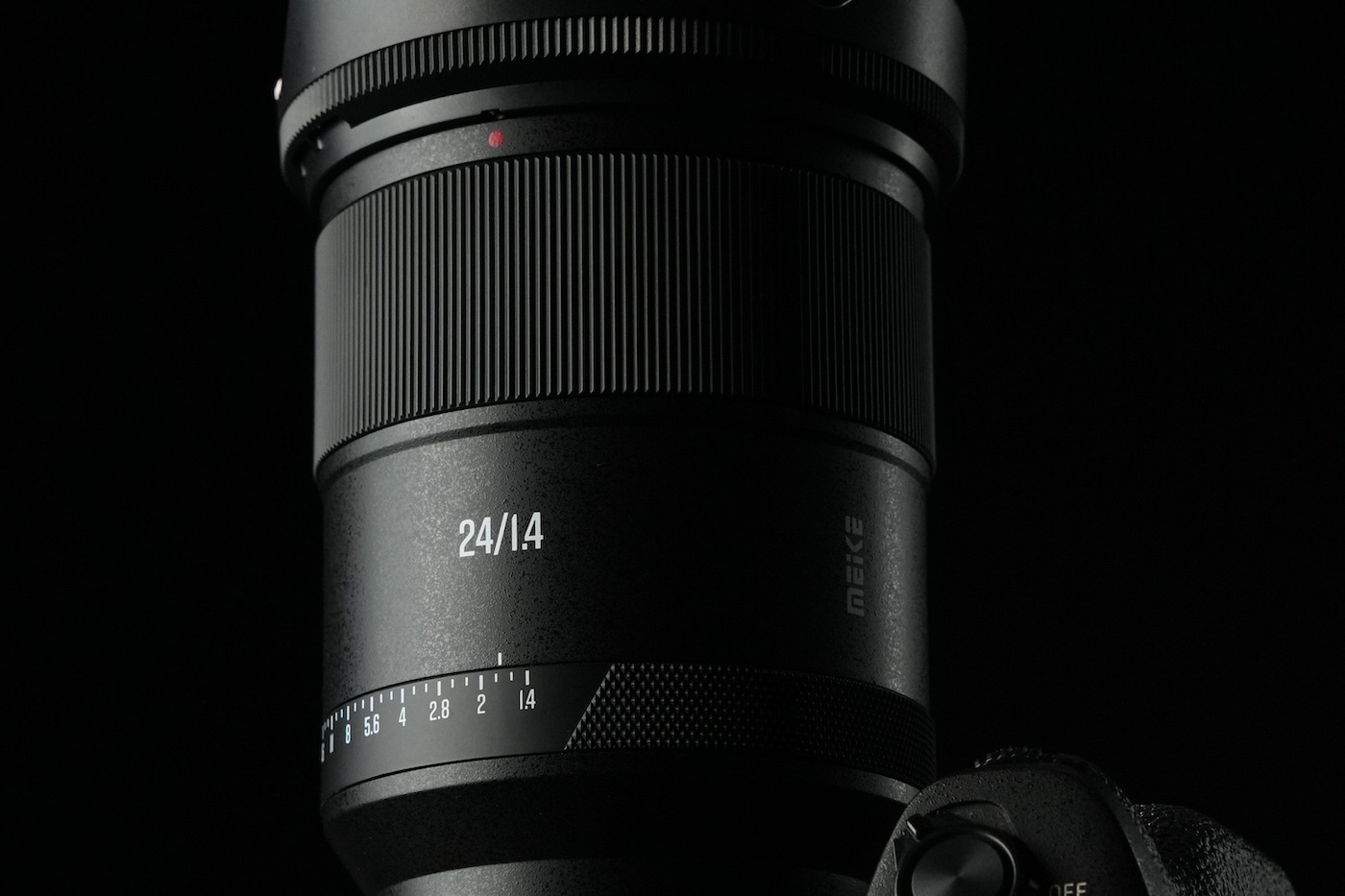 Meike 24 mm f/1,4 Mixto